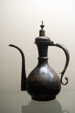 Hindistan 'daki Gujarat Müzesi' ndeki dekoratif sanat derin teknesi.