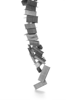 Zımba iğnelerinin dengelenmesi, Hindistan, Asya