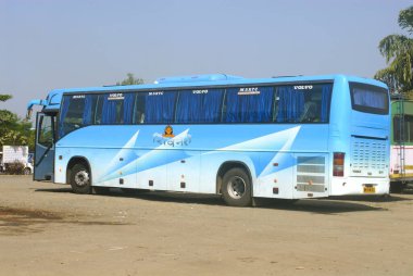Shivneri modern klima Volvo otobüsü Maharashtra Eyalet Taşımacılık Şirketi, Mumbai Pune servisi, Maharashtra, Hindistan 