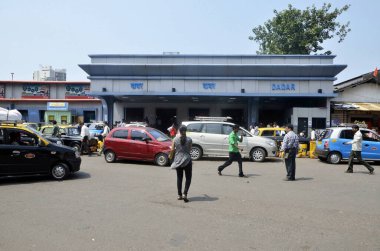 Mumbai Maharashtra Hindistan 'daki Dadar Tren İstasyonu 