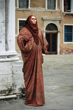 Karnaval maskeli sokak sanatçısı, Venedik, Veneto, İtalya