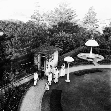Mahatma Gandhi, Bay Alexander ve diğerleri Birla Evi, Mumbai, 1945, Rajkumari Amrit Kaur, Agatha Harrison, Aruna Desai, Pyarelal Nayar, Hindistan   