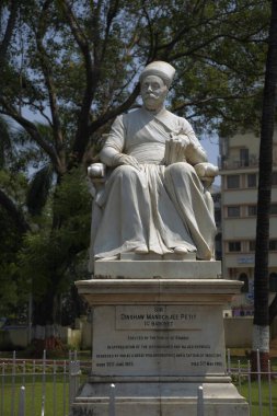 Sir Dinshaw Maneckji 'nin Anıtı, Mumbai, Maharashtra, Hindistan, Asya 