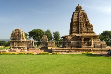 UNESCO Dünya Mirası Alanı; Jambulinga; Kadashiddisvara ve Galaganatha tapınakları yedi yüzyılda inşa edildi; Pattadakal; Karnataka; Hindistan