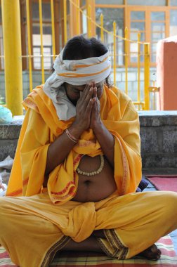 Rahip, mata kheer bhawani tapınağı, Srinagar, jammu Kashmir, Hindistan, Asya