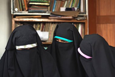 Dukhtaran-e-millat, Srinagar, Jammu ve Kashmir 'in üyeleri ve destekçileri, Hindistan  