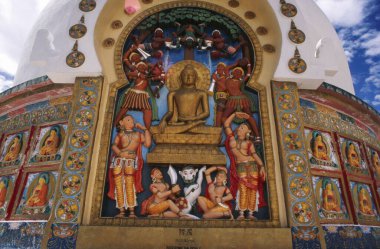 Shanti Stupa, Nishidatsu Fujii guruji tarafından 83 Ağustos 'ta Japonya' da, leh, ladakh, Jammu ve Kashmir, Hindistan 'da yapılan kötülüğü resmediyor. 