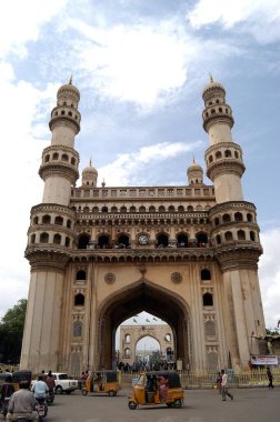 Charminar, M.S. 1591 yılında inşa edildi. Sultan Muhammed, Charminar, Hyderabad, Andhra Pradesh, Hindistan 'a öncelik verdi.