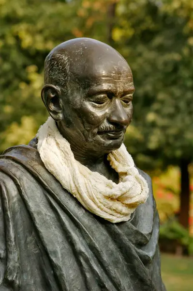 Stock image Mahatma Gandhi statue at Sabarmati Ashram, Ahmedabad, Gujarat, India 