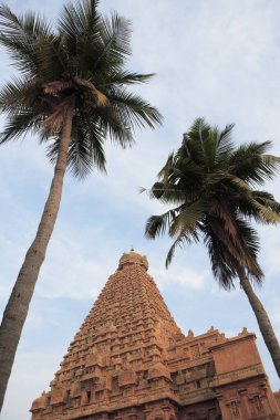 Brihadeshwara Tapınağı, Kaveri Nehri deltası, Thanjavur, Tamil Nadu, Hindistan UNESCO Dünya Mirası Bölgesi 'nin başındaki Chola İmparatorluğu tarafından 11. yüzyılda inşa edilen Lord Shiva' ya adanmış Büyük Tapınak olarak da adlandırılır.  