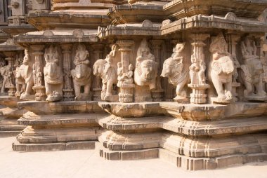 Kopeshwar Shiva Tapınağı 'ndaki filler paneli, Khidrapur, Dt Kolhapur, Maharashtra, Hindistan 