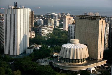 Vidhan Bhavan 'ın ve Hindistan Nakliye Şirketi' nin Nariman Point, Bombay Mumbai, Maharashtra ve Hindistan 'daki hava manzarası.