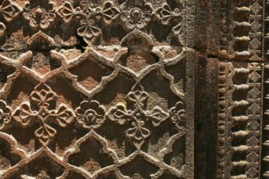 Kral Bhojja; Panhala; Kolhapur; Maharashtra; Hindistan tarafından inşa edilen antik Panhala kalesinin taş duvarına oymalar