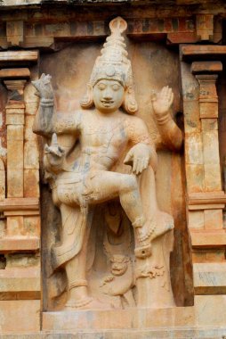 Thanjavur Tapınağı 'nın girişinde Shiva Dansı, Tamil Nadu, Hindistan 