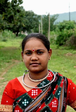 Kabile elbiseli kız, Sambalpur, Orissa, Hindistan 