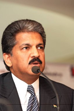 Tech Mahindra 'nın başkanı ve başkan yardımcısı ve Mahindra ve Mahindra Ltd. Anand Mahindra Hindistan' ın genel müdürü 13 Nisan 2009  
