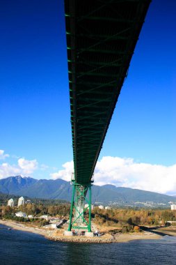 Aslan kapısı köprüsü 1930 'ların sonlarında Kanada nehri üzerinde inşa edildi. 