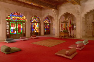 Renkli cam saray kapıları, Mehrangarh kalesi, Rajasthan, Hindistan, Asya