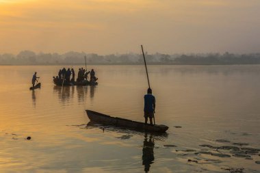 Dalpat sagar gölünde balıkçı teknesi, Jagdalpur, bastar, chhattisgarh, Hindistan, Asya 