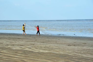 Balıkçılar, Kosamba Sahili, Valsad, Gujarat, Hindistan, Asya 