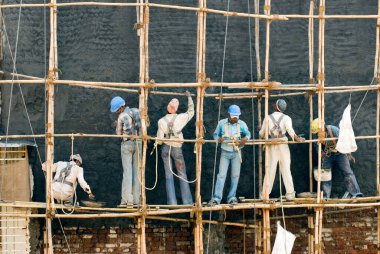 Bombay Mumbai, Maharashtra, Hindistan 'da inşaat işçileri 