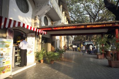 Çin restoranı ve barı; Jehangir Sanat Galerisi 'nin karşısındaki İpek Yolu; Kala Ghoda; Bombay Mumbai; Maharashtra; Hindistan