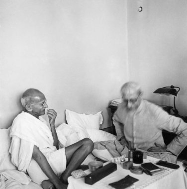 Mahatma Gandhi discussing the proposals of the British viceroy Lord Wavell with Abdul Kalam Maulana Azad at Birla House, Mumbai, June 1945   clipart