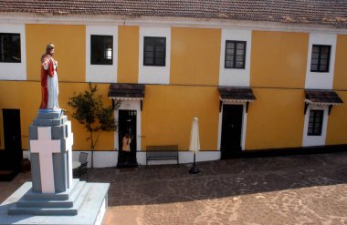 Tircol Kalesi Miras Oteli (İngilizce: Hotel Tircol fort Heritage), Hindistan 'ın başkenti Tiran' da bulunan bir otel. 