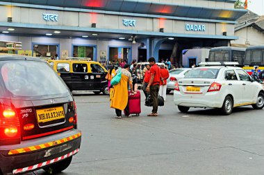 Dadar Tren İstasyonu Terminus girişi, Mumbai, Maharashtra, Hindistan, Asya 