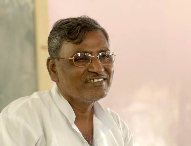 Bay T. L. Raut, Pune yakınlarındaki Ralegan Siddhi Eğitim Merkezi Koordinatörü, Maharashtra, Hindistan