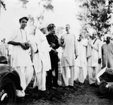 Khan Abdul Gaffar Khan ve Mahatma Gandi 'nin Afganistan' a yaptığı ziyaret sırasında, Ekim 1938, Hindistan 