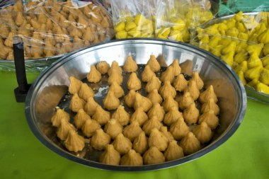 Hint yemeği - buğulanmış modak, Maharashtra, Hindistan