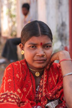 Haat Weekly Bazaar 'daki kabile kadını, bastar, chhattisgarh, Hindistan, Asya 