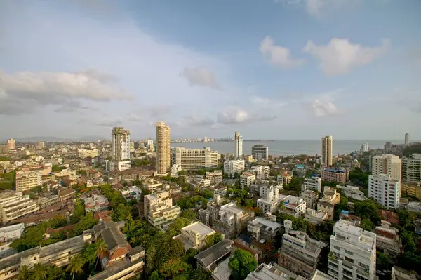 Bombay, Tardeo 'dan Hindistan' a yükseliyor. 