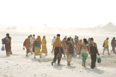 Yamuna nehrinin kıyısındaki hacılar, uttar pradesh, Hindistan, Asya 