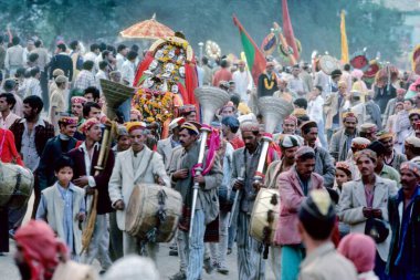 Kalabalık Dashera Festivali, Kulu Manali, Himachal Pradesh, Hindistan