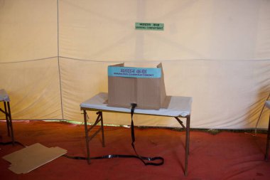 Screen Electronic Oy Makinesi oy kullanma merkezi Mumbai Maharashtra Hindistan Asya Ekim 2009