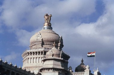 Vidhana Soudha binasının tepesi, Bangalore, Karnataka, Hindistan, Asya