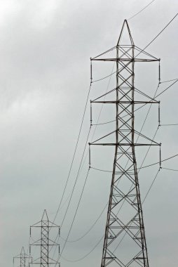 Yüksek voltaj güç hattı elektrik kuleleri