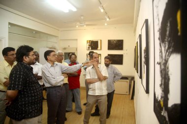 Anlamsız ', Ravi Shekhar' ın tuval üzerindeki soyutlamalar, Sanat Galerisi, Sanat, DINODIA, Nariman Point, Bombay Mumbai, Maharashtra, Hindistan