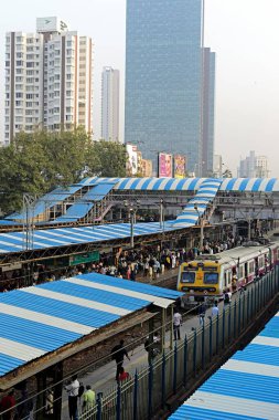 Dadar tren istasyonu, Mumbai, Maharashtra, Hindistan, Asya 