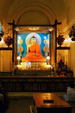 UNESCO Dünya Mirası Mahabodhi Tapınağı 'ndaki Lord Buddha Heykeli; Bodhgaya; Bihar; Hindistan