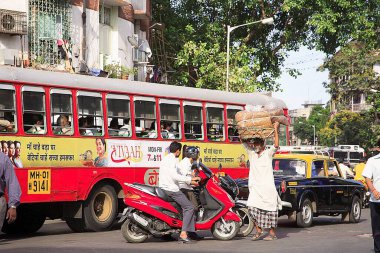 Yol ulaşımı; Sardar Vallabhbhai Patel yolu; Grant yolu; Bombay şimdi Mumbai; Maharashtra; Hindistan