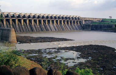 Narmada Nehri 'ndeki baraj; Jabalpur; Madhya Pradesh; Hindistan;