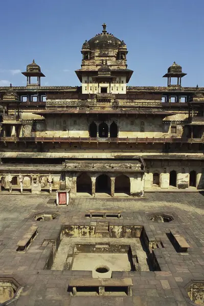 stock image Jahangir Mahal, symmetrical structure, Orchha, Madhya Pradesh, India 