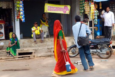 Sokak sahnesi, Manikpur, Uttar Pradesh, Hindistan 