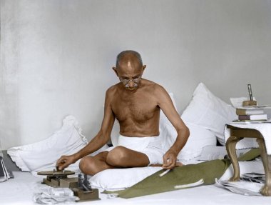 Mahatma Gandhi, Birla Evi, Mumbai, Maharashtra, Hindistan, Asya, Ağustos 1942 'de dönüyor.