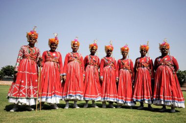 Savaş festivallerinde Gher halk dansçıları, Jodhpur, Rajasthan, Hindistan 