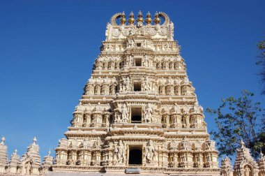 Hindu Tapınağı Gopuram, Mysore, Karnataka, Hindistan 