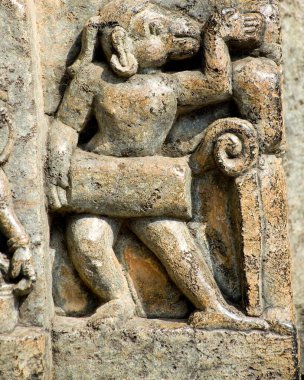 Hoysale tapınağına oyulmuş maymun heykeli; Halebid Halebidu; Hassan; Karnataka; Hindistan